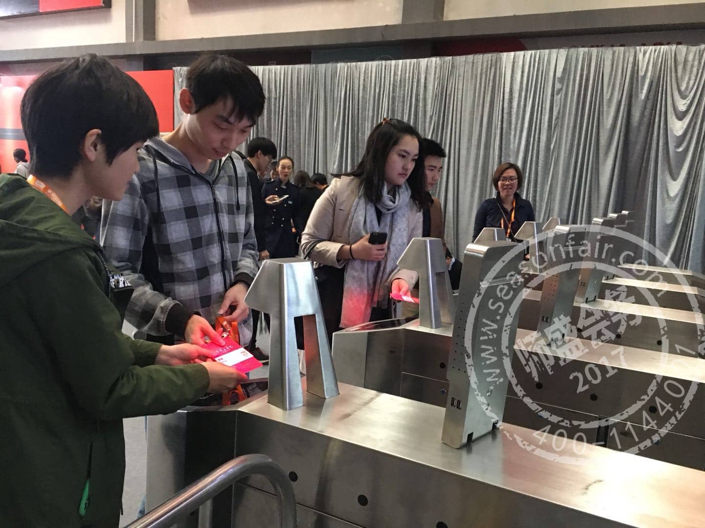 会讯易,活动管理,展览管理,活动小程序,展会小程序,展会App,报名系统,会议胸卡打印,PVC胸卡,展会CRM,活动营销,展览大数据,数据驾驶舱,微官网,虚拟展厅,数字展厅,展位蓝牙打卡,智能印章系统,虚拟展位,数字人AI,数字孪生,摄像头监控,绿色,可续性发展,Sustainability,智能电子印章,数字化印章技术,智能印章系统,蓝牙打卡系统,互动扭蛋机,互动打卡机,展会门禁,琶洲会展,深圳会展,杭州会展,AI客服,智能客服,闸机,证件管理系统,赛事报名,大麦,猫眼,马拉松报名,演唱会门票,论文系统,医学会议,会议报名,签到,31会议,会腾,百格,