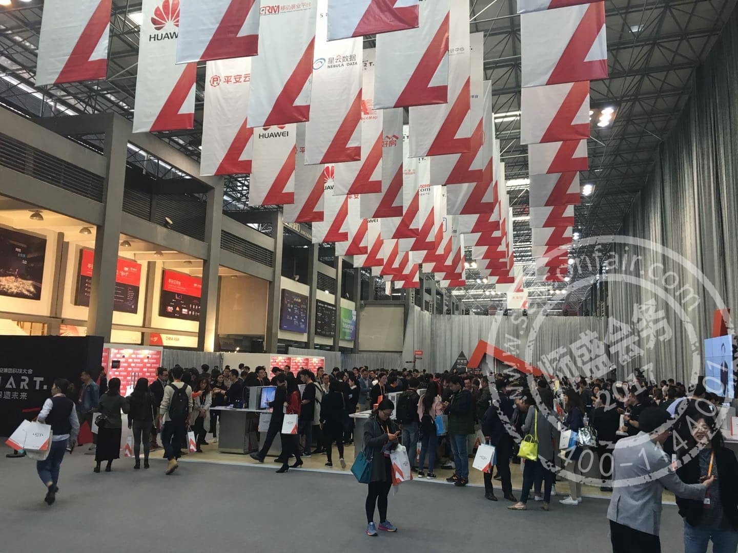 会讯易,活动管理,展览管理,活动小程序,展会小程序,展会App,报名系统,会议胸卡打印,PVC胸卡,展会CRM,活动营销,展览大数据,数据驾驶舱,微官网,虚拟展厅,数字展厅,展位蓝牙打卡,智能印章系统,虚拟展位,数字人AI,数字孪生,摄像头监控,绿色,可续性发展,Sustainability,智能电子印章,数字化印章技术,智能印章系统,蓝牙打卡系统,互动扭蛋机,互动打卡机,展会门禁,琶洲会展,深圳会展,杭州会展,AI客服,智能客服,闸机,证件管理系统,赛事报名,大麦,猫眼,马拉松报名,演唱会门票,论文系统,医学会议,会议报名,签到,31会议,会腾,百格,